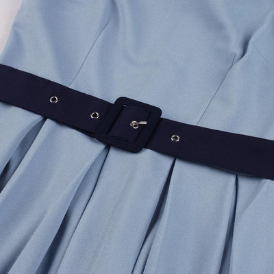 Zweifarbiges 50er-Jahre-Kleid