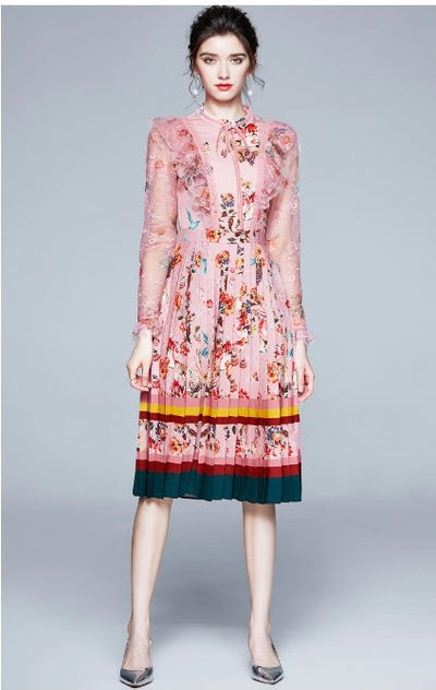 40er-Jahre-Kleid mit hoher Taille, rosa geblümt