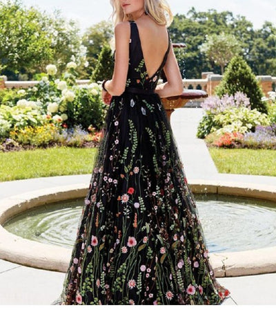 Schickes Kleid im Stil der 60er und 70er Jahre