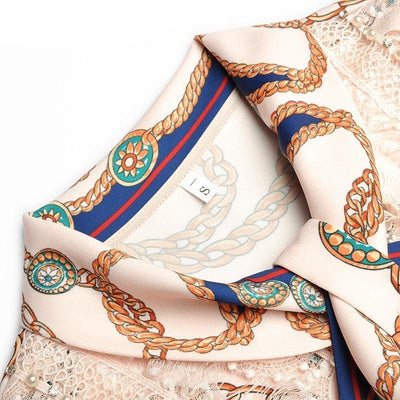 Etuikleid im 40er-Jahre-Stil in Rosa