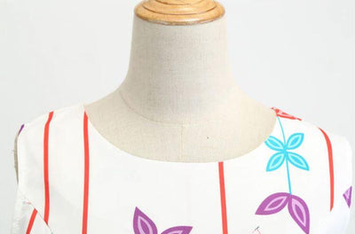 Schlichtes 50er-Jahre-Kleid