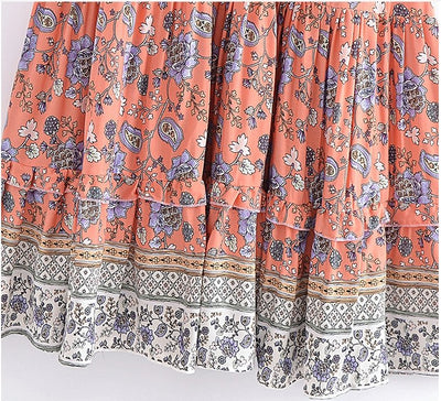 Rosa Hippie-Kleid im Stil der 70er Jahre