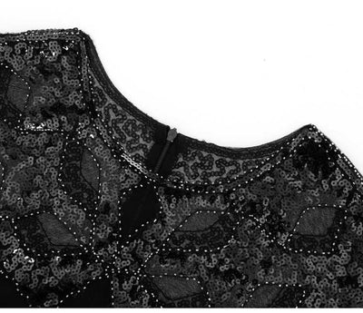 20er-Jahre-inspiriertes Kleid in Schwarz