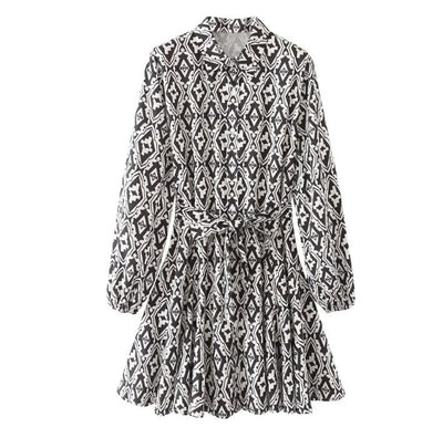 70er-Jahre-Damenkleid in Schwarz und Weiß