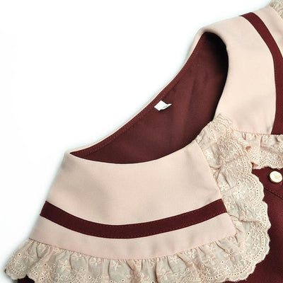 Kleid im 40er-Jahre-Stil in Burgunderrot