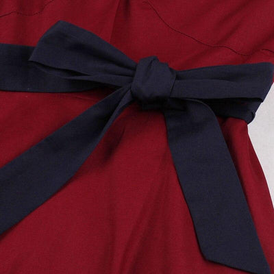 Weinrotes Vintage-Kleid