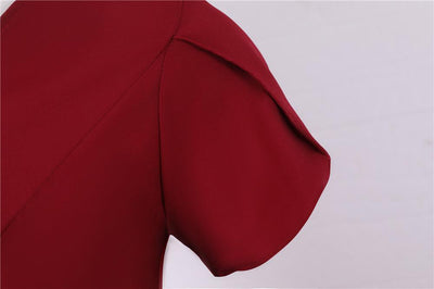 Weinrotes Vintage-Kleid mit Knöpfen