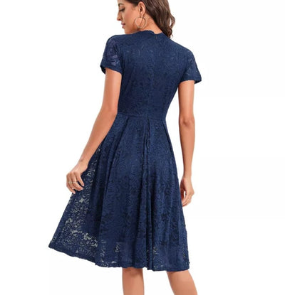 Marineblaues Vintage-Kleid mit Stickerei