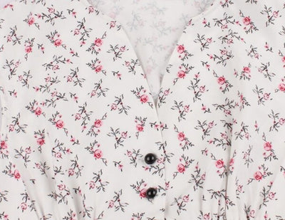 Großes Vintage-Kleid aus den 50er Jahren mit weißen Blumen