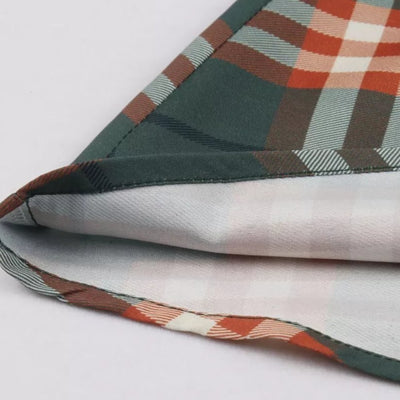 Kariertes Winter-Vintage-Kleid