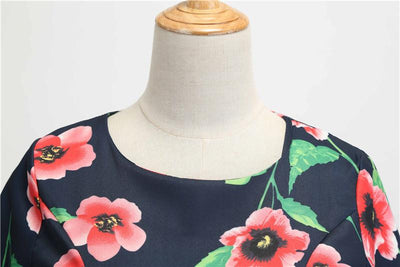 Schwarzes Mohnblumen-Winter-Vintage-Kleid