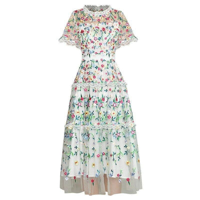 Weißes modernes Vintage-Kleid