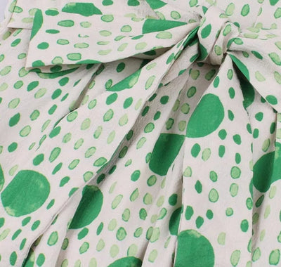 Gepunktetes, gestreiftes Vintage-Kleid