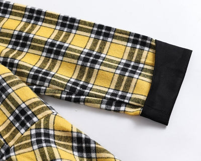 Gelb und schwarz gestreiftes Vintage-Kleid