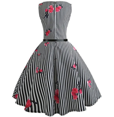 Schwarz-weiß gestreiftes Vintage-Kleid