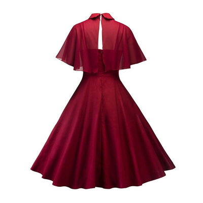 Rotes Vintage-Kleid mit Schleier