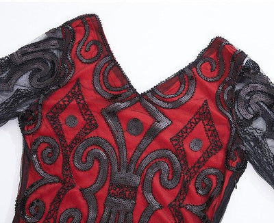 Rotes Spitzenkleid aus den 1920er Jahren