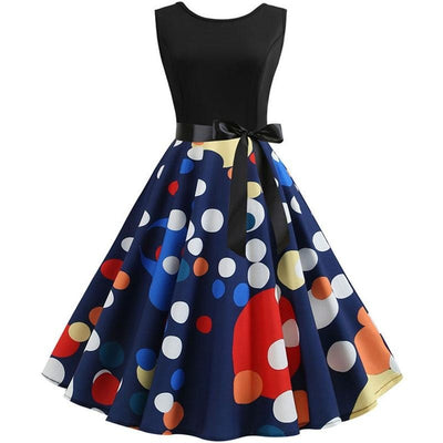 Gepunktetes Rockabilly-Kleid