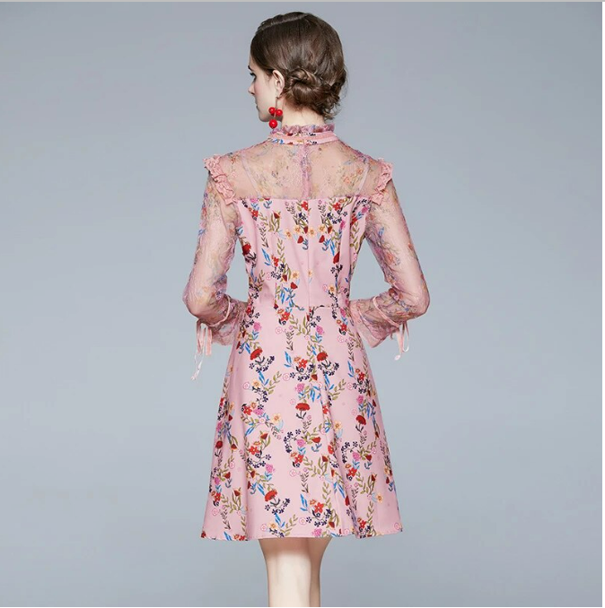 Rosa florales Vintage-Kurzkleid