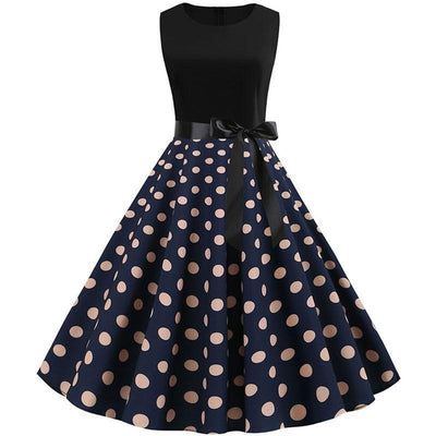 Gepunktetes Rockabilly-Kleid