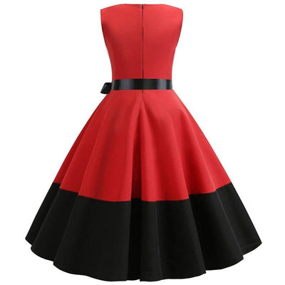 Rotes und schwarzes Rockabilly-Kleid