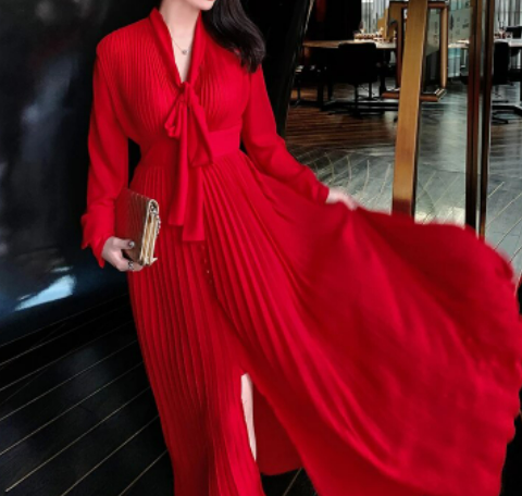 Rotes hoch tailliertes Vintage-Kleid aus den 1940er Jahren