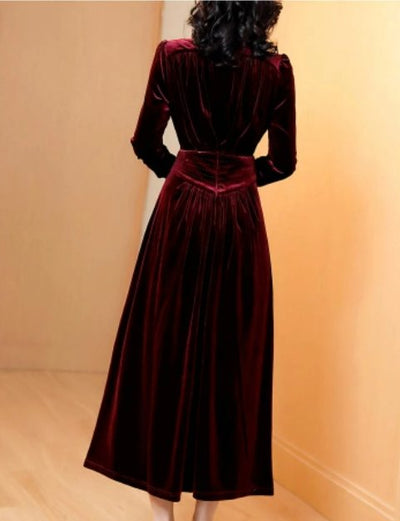 Burgunderrotes Damenkleid aus den 1940er Jahren