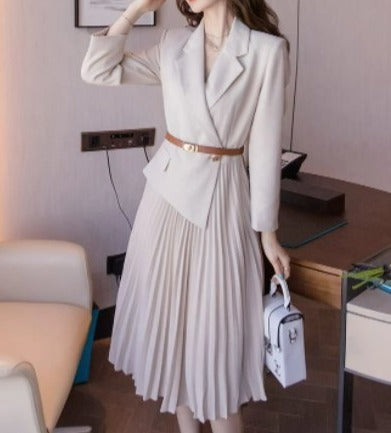 Weißes klassisches 40er-50er-Jahre-Kleid