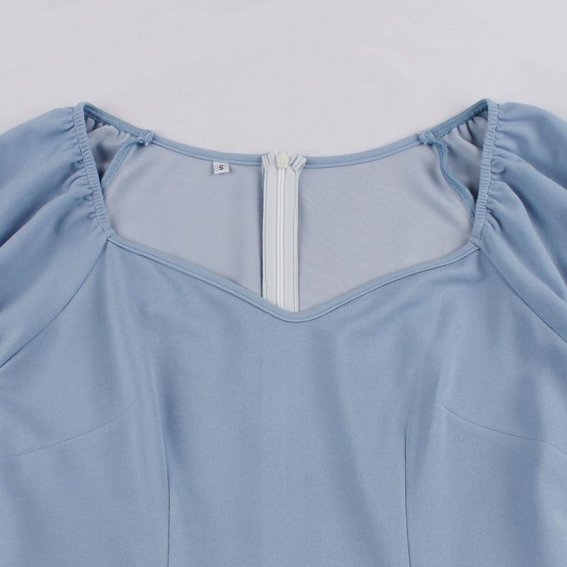 Zweifarbiges 50er-Jahre-Kleid