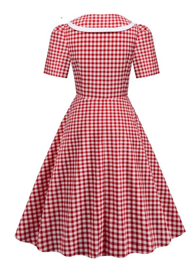 Mädchenkleid aus den 1950er Jahren