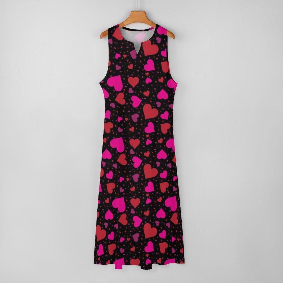 Schickes herzförmiges 70er-Jahre-Kleid