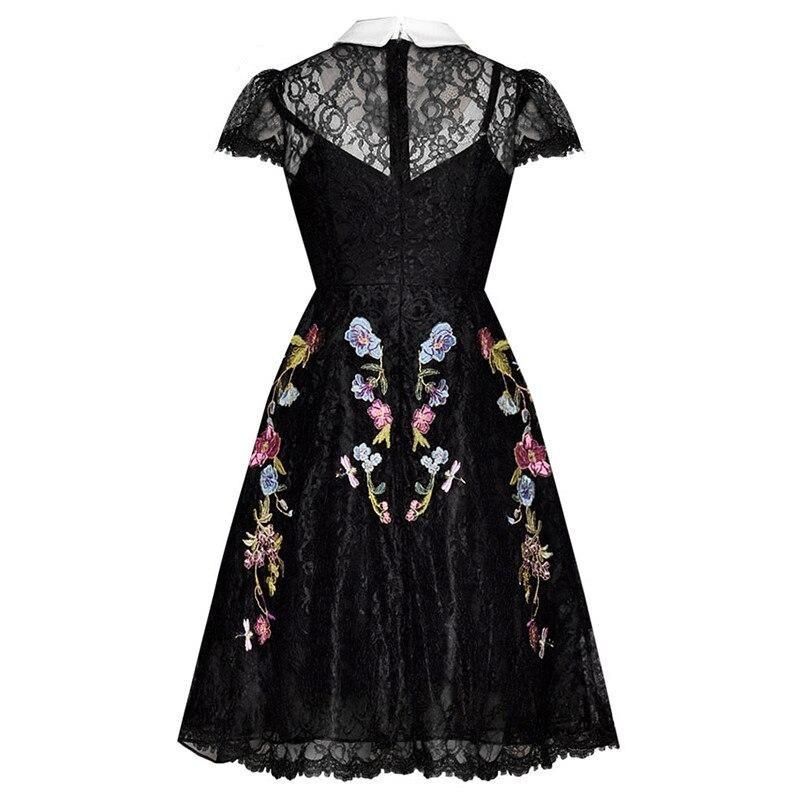 40er-Jahre-Kleid mit Peter-Pan-Kragen