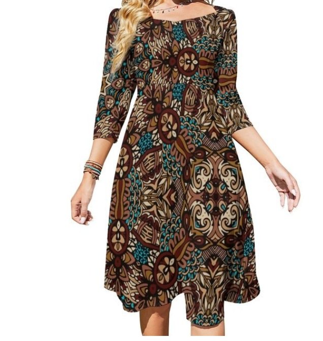 Hippie-Kleid im 70er-Jahre-Stil in Übergröße