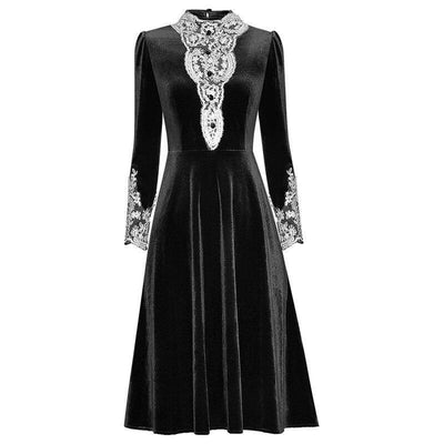 Schwarzes 40er-Jahre-Kleid