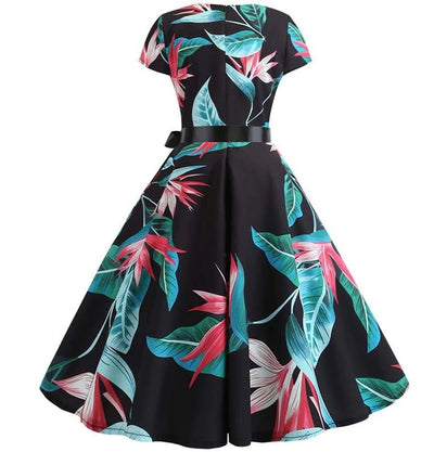 Schwarzes ausgestelltes Vintage-Kleid mit feinen Blumen