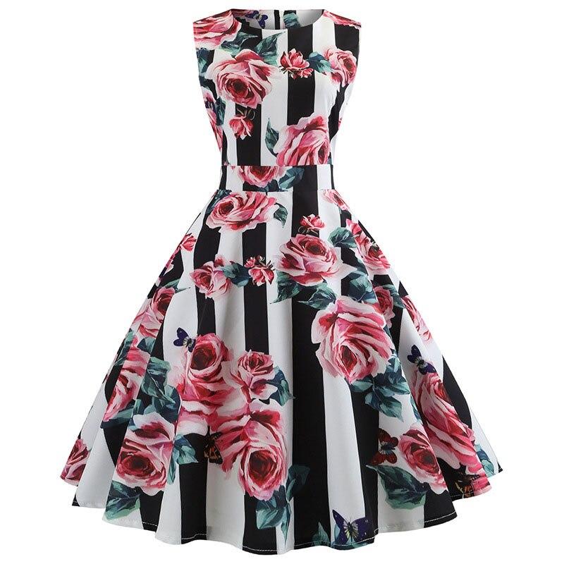 Ausgestelltes Kleid mit Vintage-Rosen