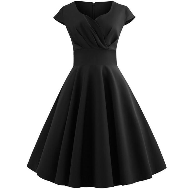 Schwarzes Kleid der 60er Jahre