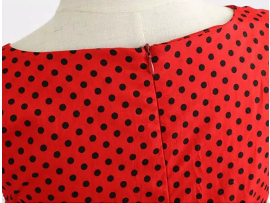 Rotes 50er-Jahre-Pin-Up-Kleid