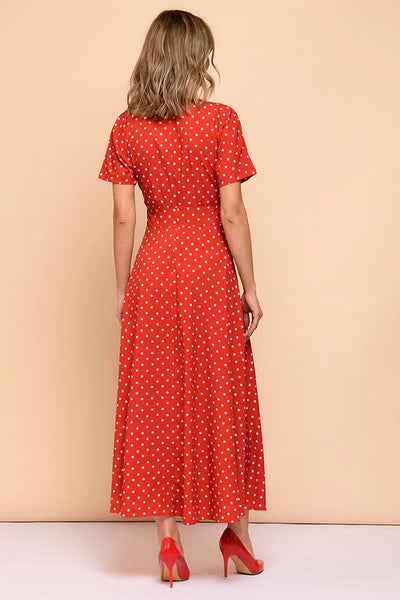 Rotes gepunktetes Vintage-Kleid