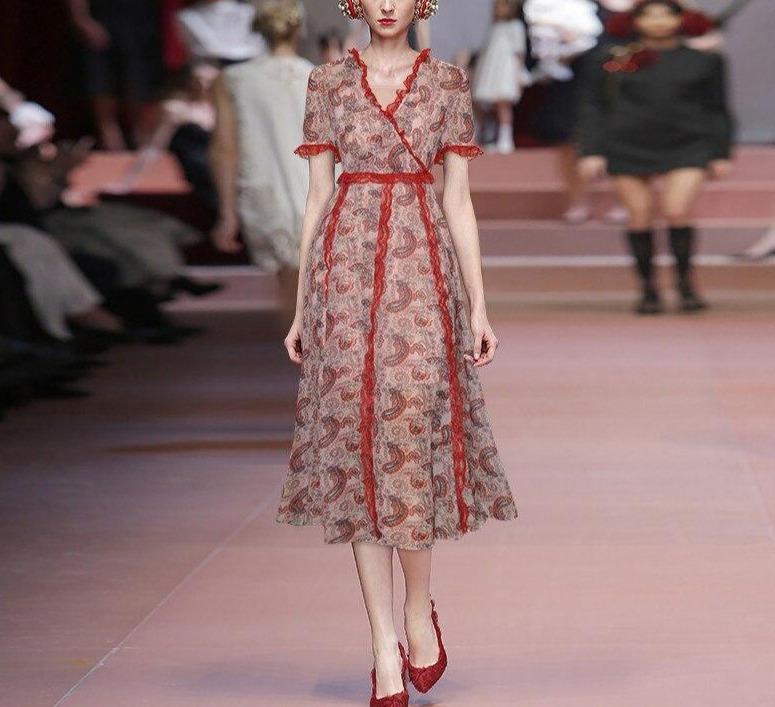 Rotes Vintage Spitzenkleid