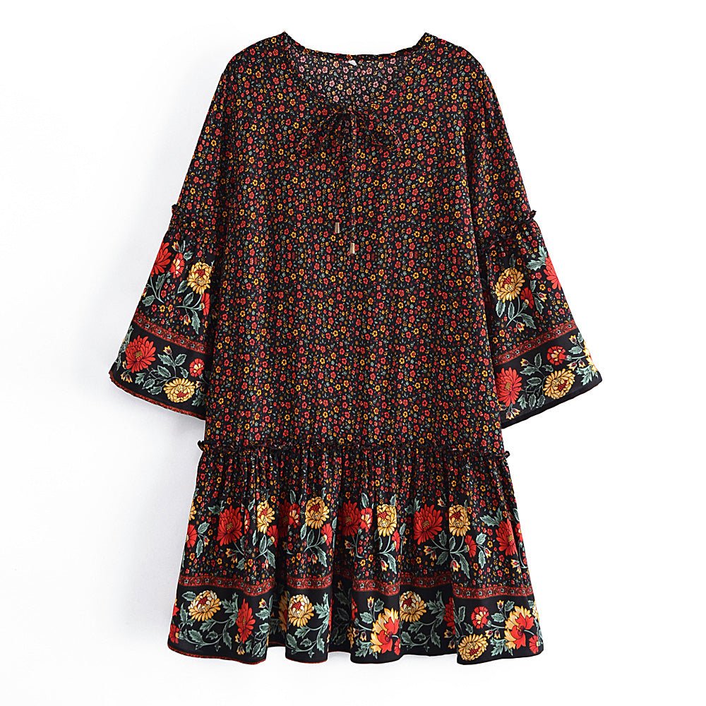 Buntes 70er-Jahre-Kleid