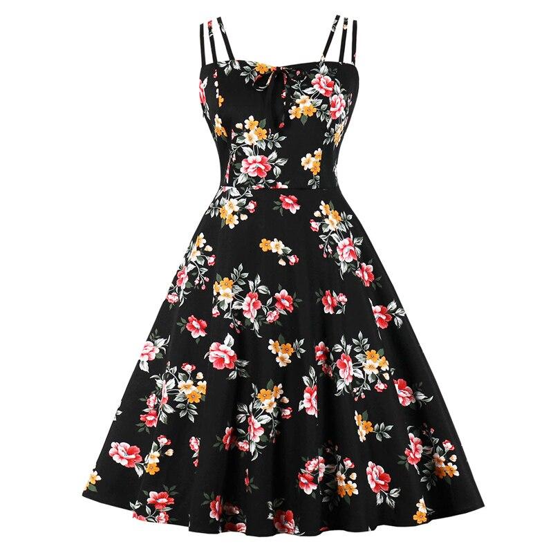 Zusammensetzung eines Kleides im Vintage-Stil in Übergröße
