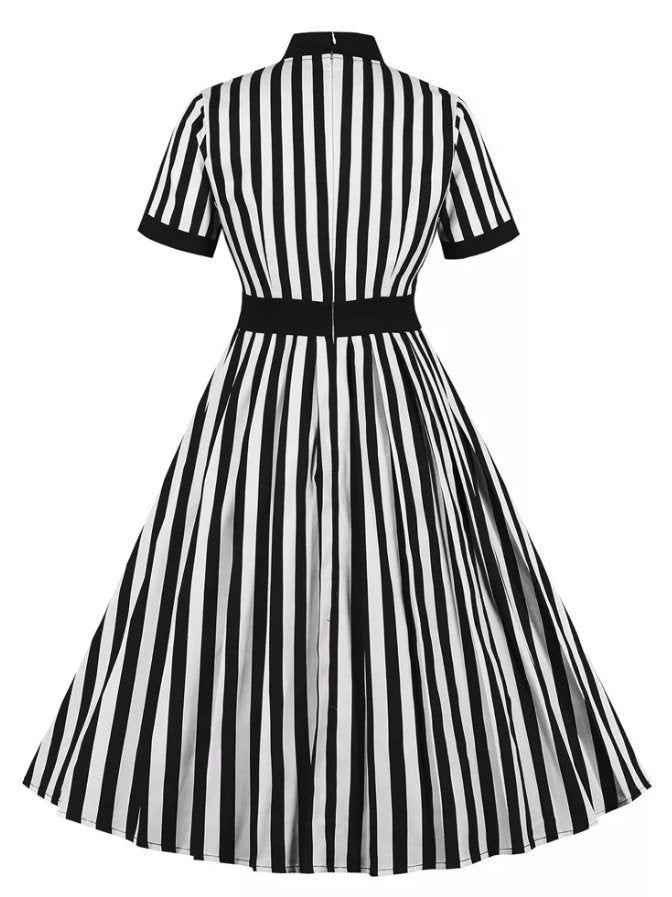 Vintage Trapezkleid mit Schleifengürtel