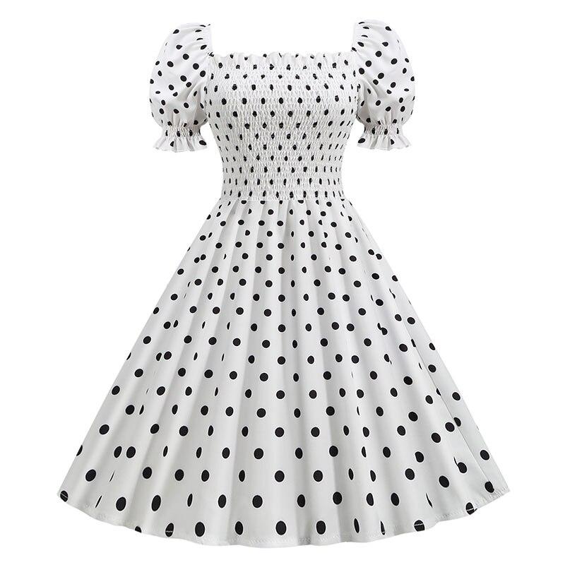 Weißes Kleid im Stil der 1950er Jahre
