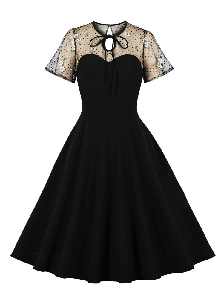 Schwarzes 50er-Jahre-Vintage-Kleid in Übergröße