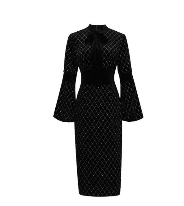 Schwarzes Samtkleid aus den 1940er Jahren