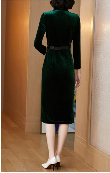 Grünes Samtkleid aus den 1940er Jahren