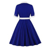Blau-weißes Herbst-Vintage-Kleid