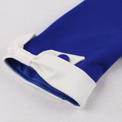 Blau-weißes Herbst-Vintage-Kleid