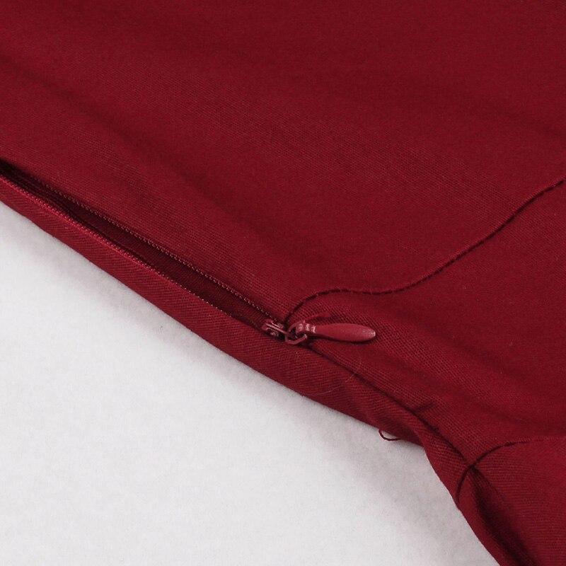 Weinrotes Vintage-Kleid